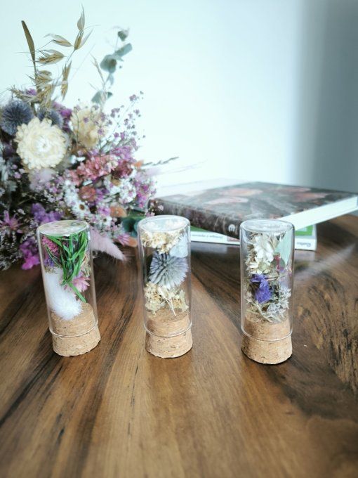 Trio de fioles de fleurs séchées