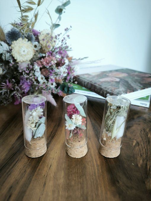 Trio de fioles de fleurs séchées