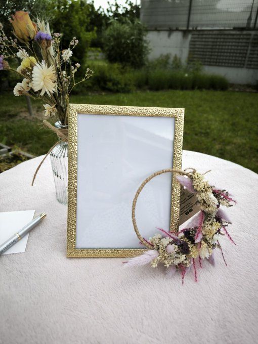 Mini-couronne sous les lilas